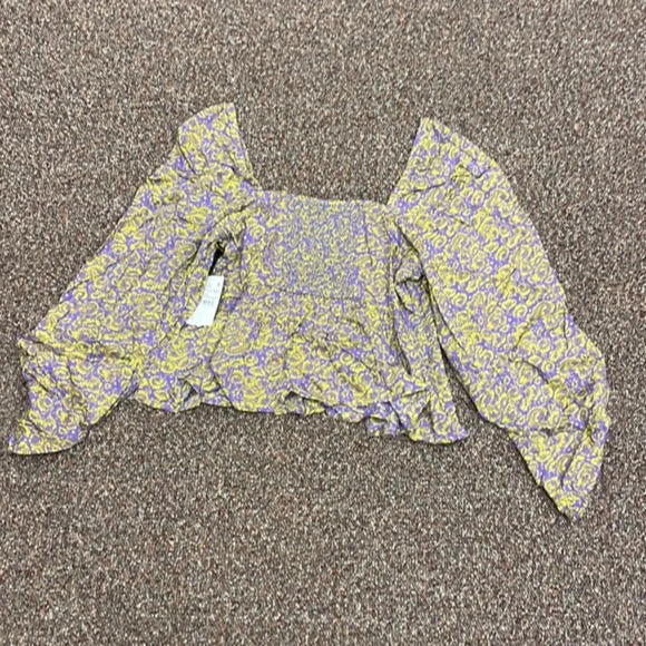 Abound‎ crop top - Picture 3 of 4